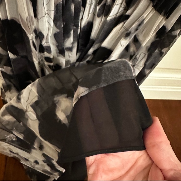 St John Women’s Designer Luxury Floral Pleated Sleeveless Maxi Dress Formal SZ 0 - Picture 9 of 11